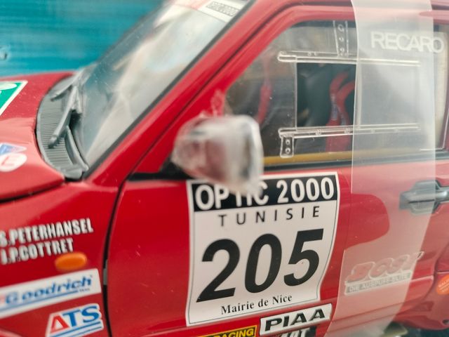 Mitsubishi Montero 1:18 SOLIDO