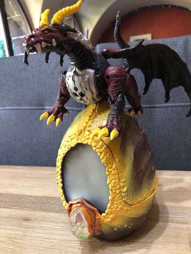 Huevo y Dragon Mega Bloks con Gema