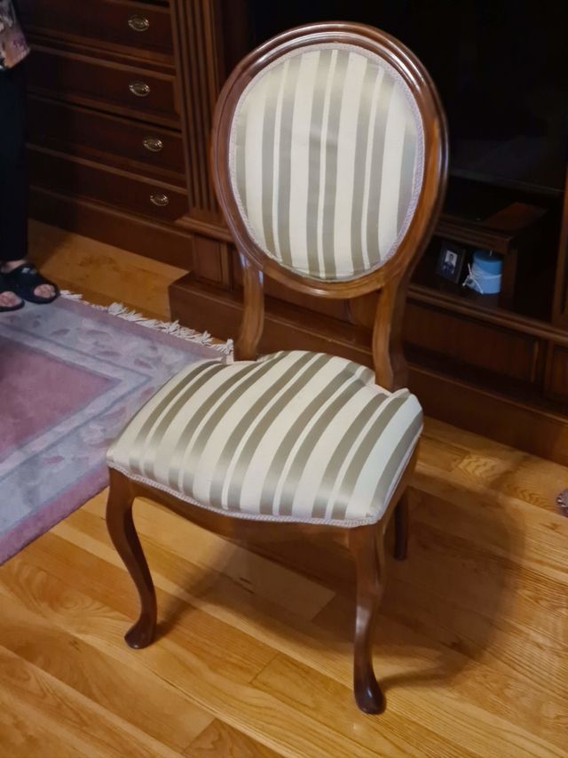 Sillas tapizadas isabelinas (vintage)