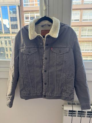 Chaqueta Vaquera Levi’s borreguillo gris