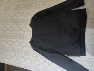 Jersey tipo sudadera tigre negra.