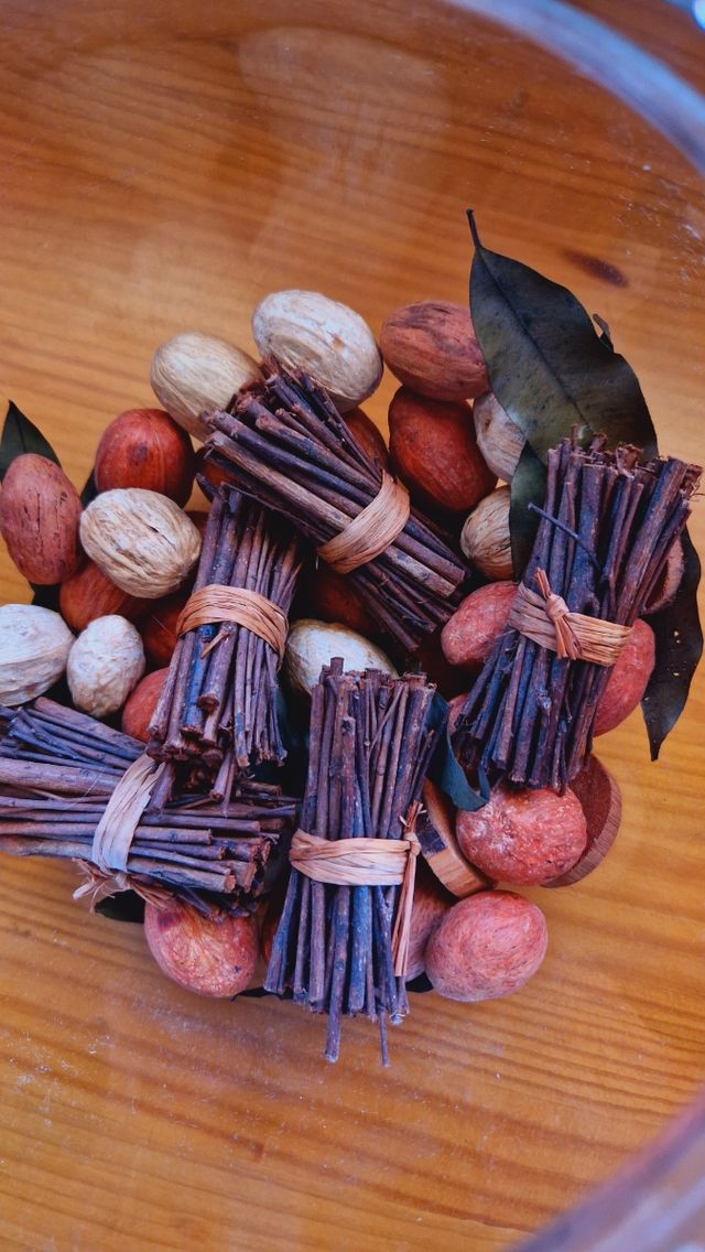 Pecera cristal con popurri aromático de regalo.