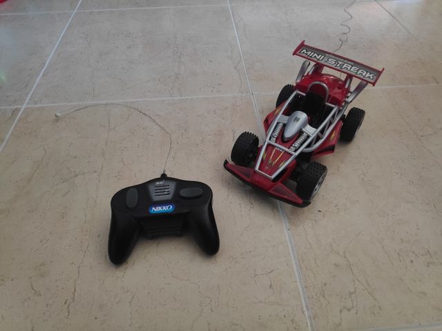 Coches teledirigidos.