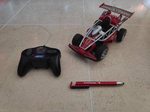 Coches teledirigidos.