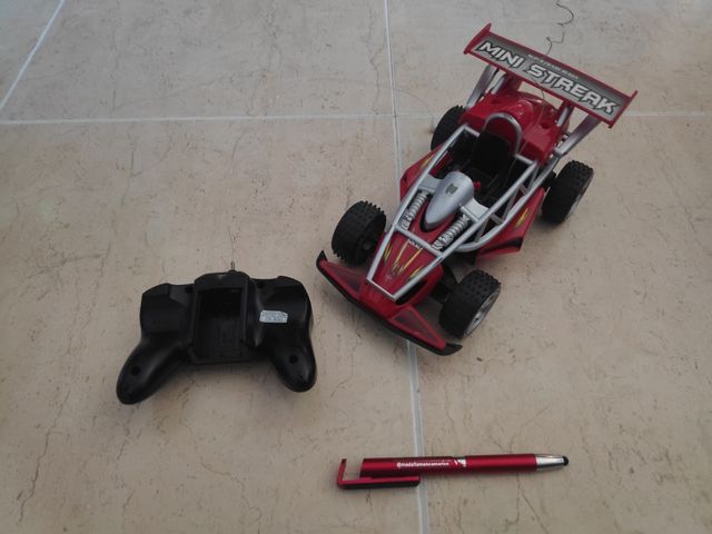 Coches teledirigidos.