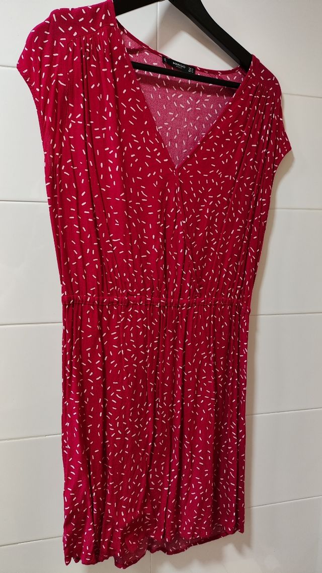 Vestido de manga corta Mango