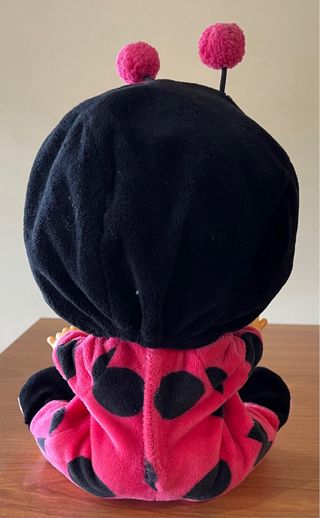 Bebe lloron mariquita y mariposa