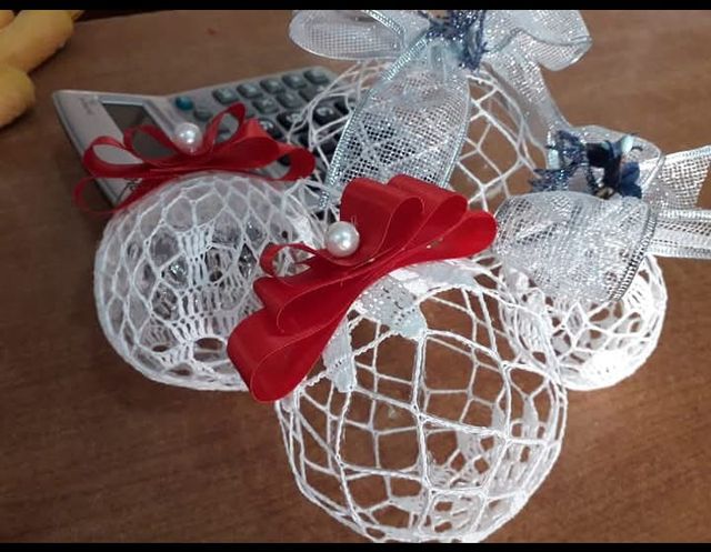 Manufatti all' uncinetto