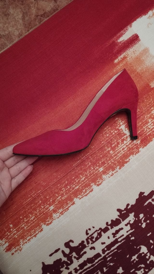 Zapatos rojos de tacón (marca Cuplé)
