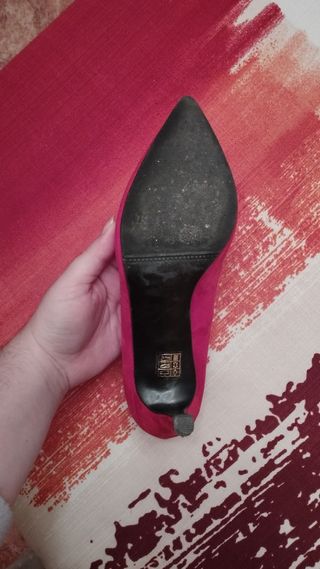Zapatos rojos de tacón (marca Cuplé)