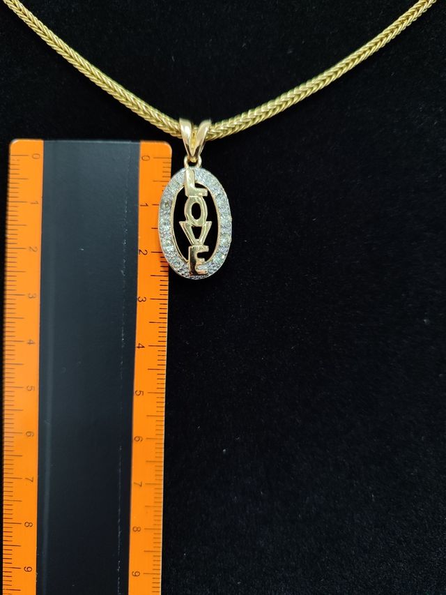 Colgante LOVE oro 18k y Circonitas