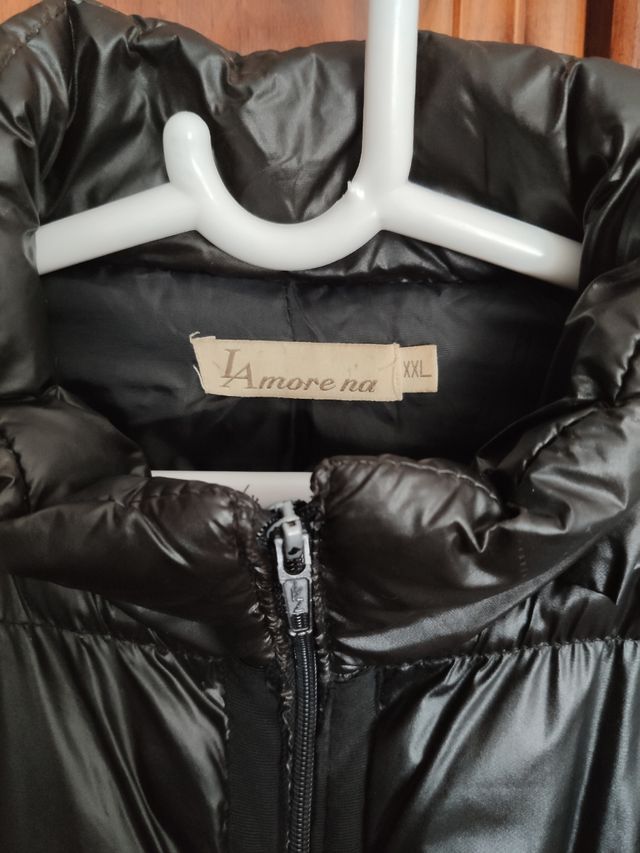 Chaqueta negra acolchada 