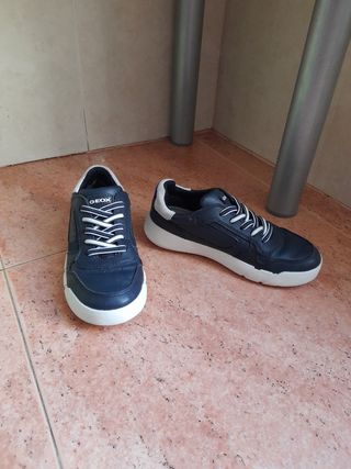 Zapatillas Geox numero 33.