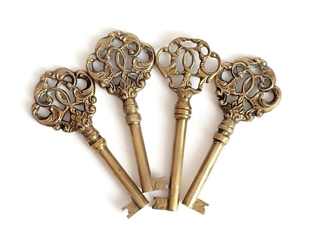4 llaves antiguas metal vintage