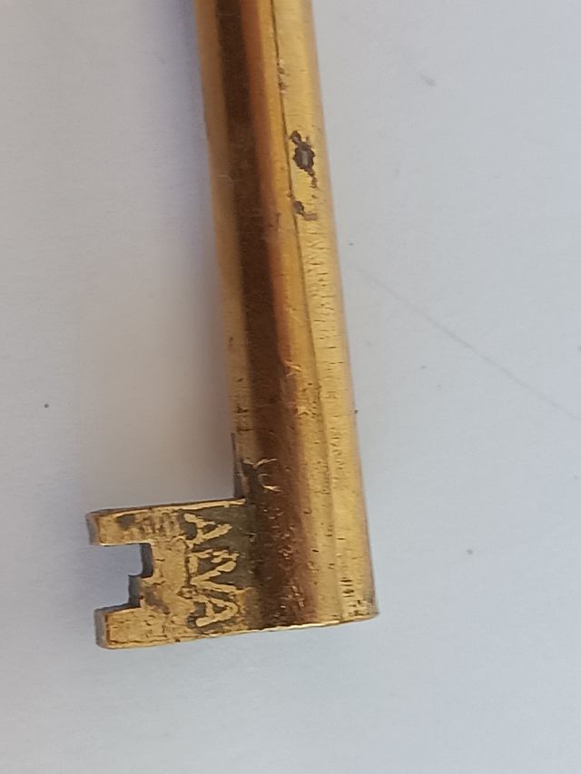 4 llaves antiguas metal vintage