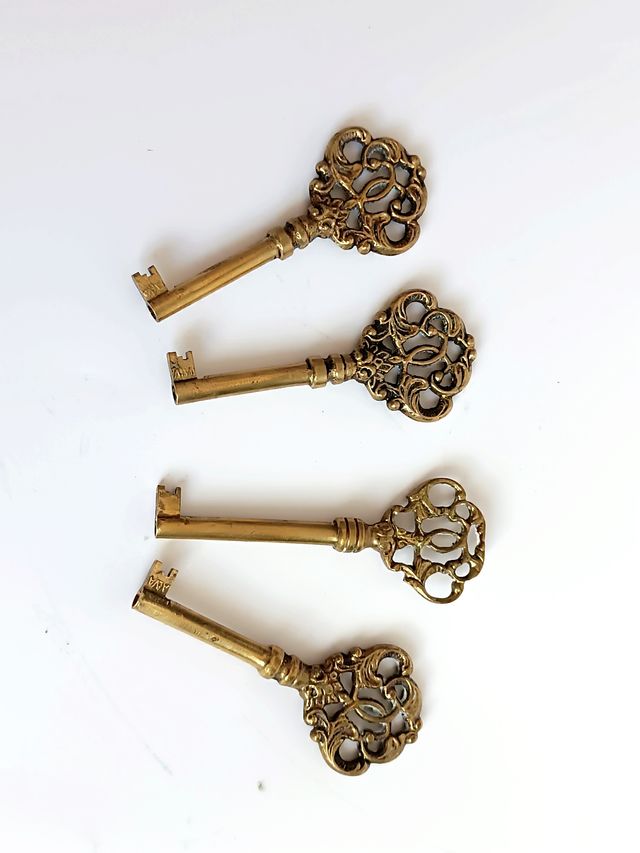 4 llaves antiguas metal vintage