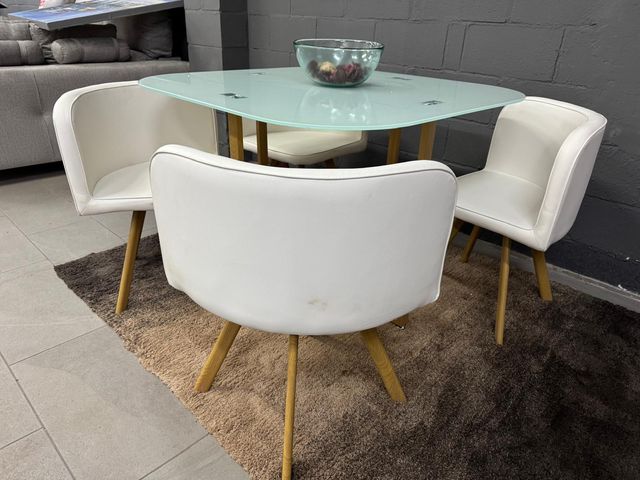 Mesa de comedor y 4 sillas 100x100cm Tara