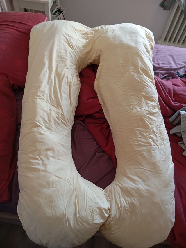 Almohada en forma de U embarazada