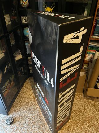 Resident Evil 4 Espositore Stand Display Ufficiale