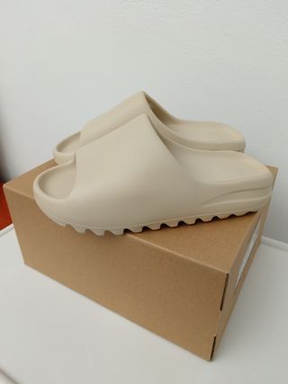 Yeezy Slide Bone