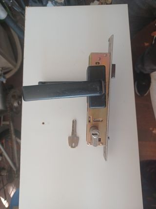 Cerrojo puerta 