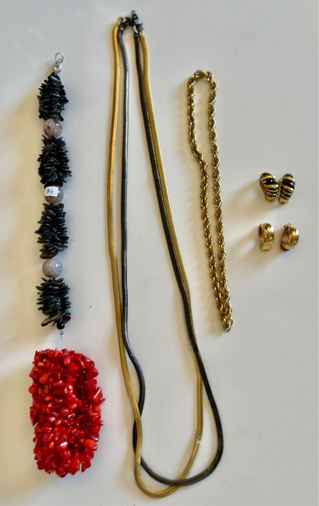 Pendientes y collares africanos NUEVOS