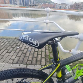 Scott scale full carbono