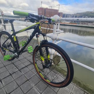 Scott scale full carbono