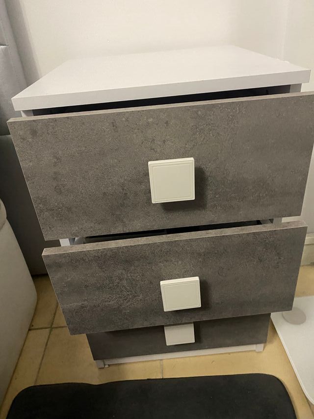 MESITA MESILLA NOCHE COMO NUEVO (DISPONGO 2 UNIDA)