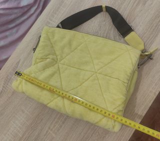 ‼️ PRECIO NO NEGOCIABLE ‼️ Bolso vaquero amarillo 