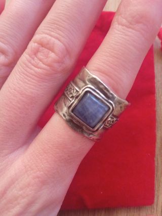 Anillo de plata de ley y cianita