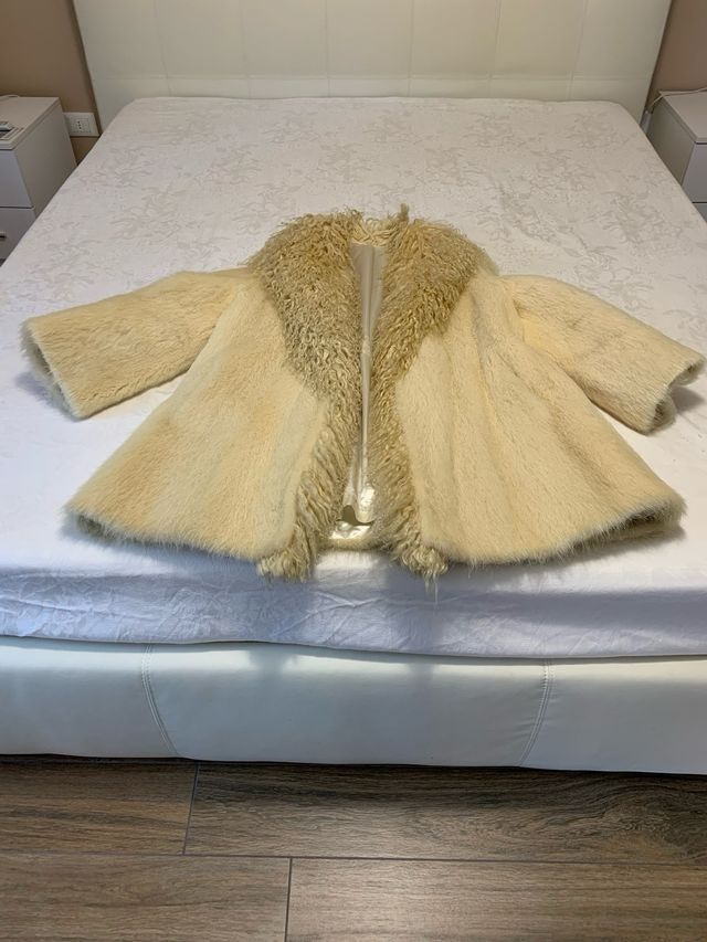 Pelliccia in mongolia e castorino spitz