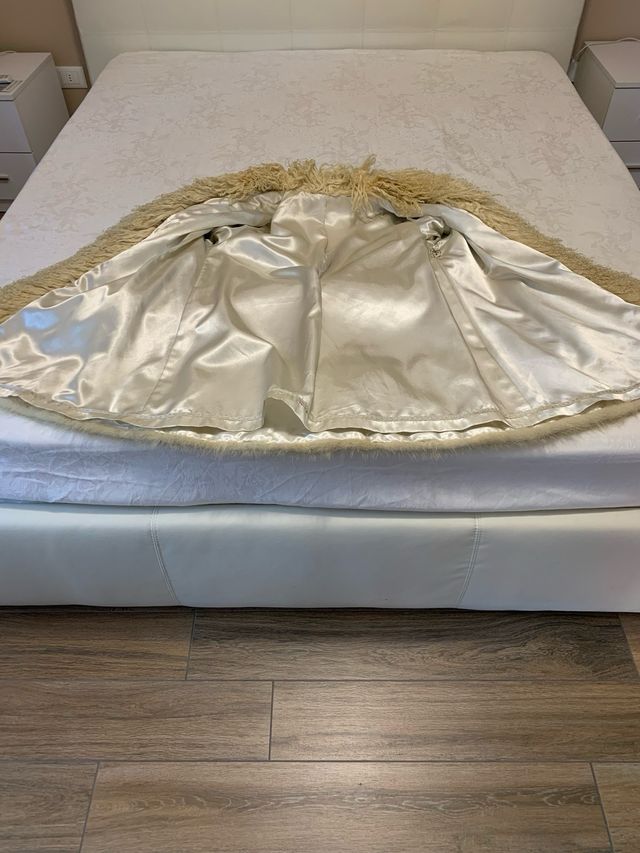 Pelliccia in mongolia e castorino spitz