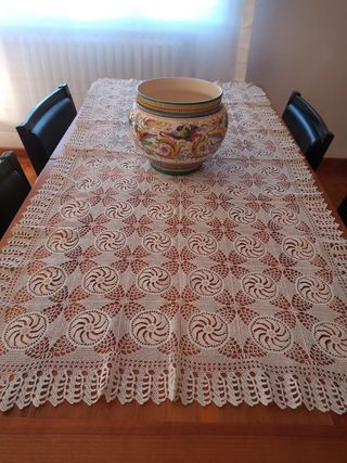 Centrotavola in pizzo metà Ottocento