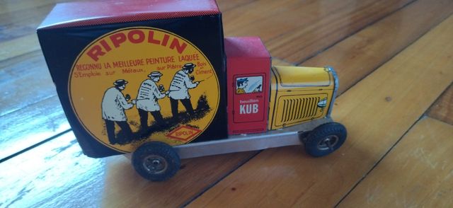 Juguéte antiguo de ojalata 