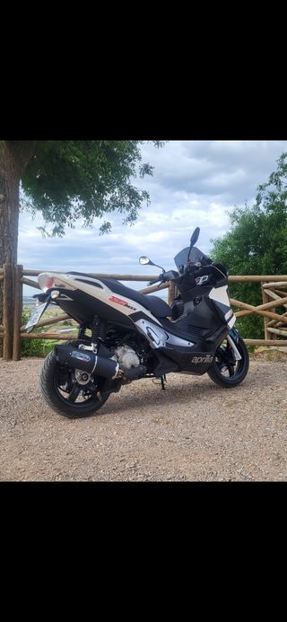Aprilia sr max 125