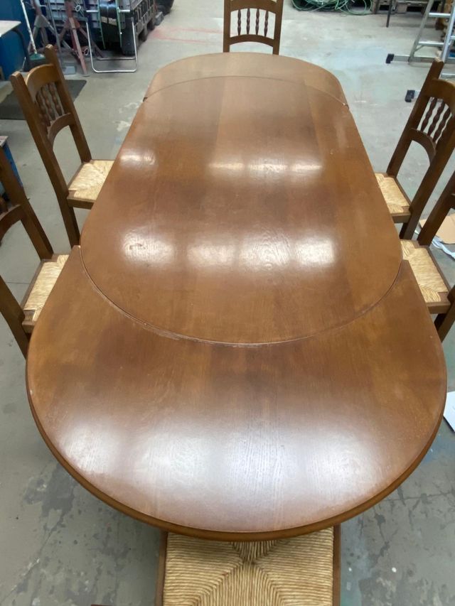 Mesa de txoko extensible y 6 sillas. URGE