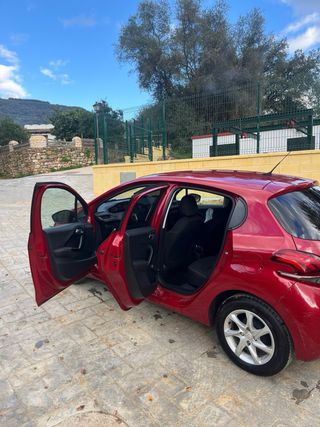 Peugeot 208 2016