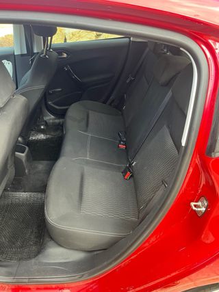 Peugeot 208 2016