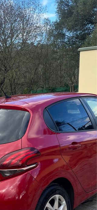 Peugeot 208 2016