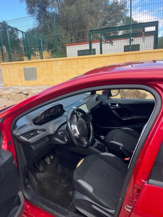 Peugeot 208 2016