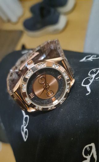 Reloj de Cuarzo de Mujer de Acero Marca DQG
