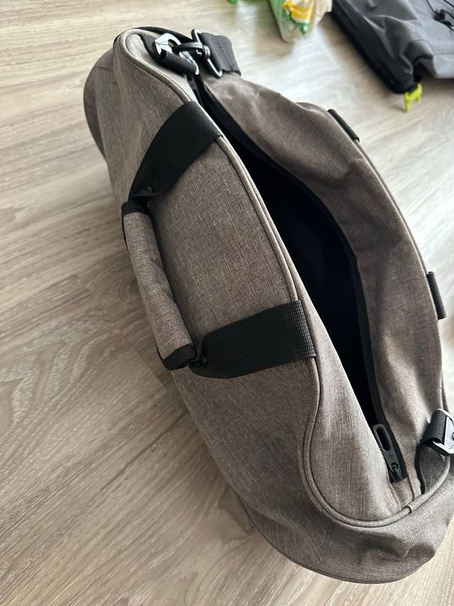 Mochila deporte
Largo 54 x ancho 22 x alto 25