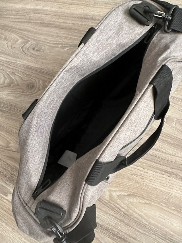 Mochila deporte
Largo 54 x ancho 22 x alto 25