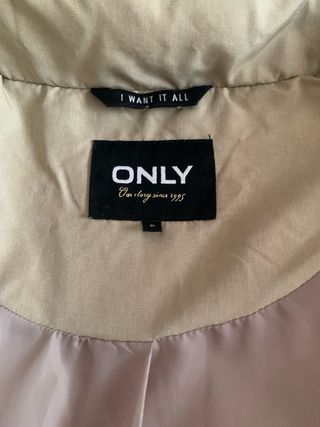 Abrigo de plumas marca Only