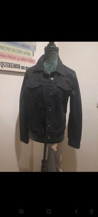 Chaqueta vaquera negra Mango
