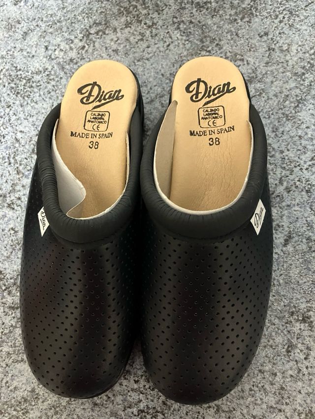 Zuecos sanitarios cuero DIAN azules T.38