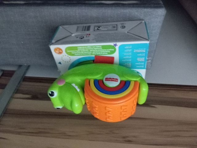 Cocodrilo apila y balancea