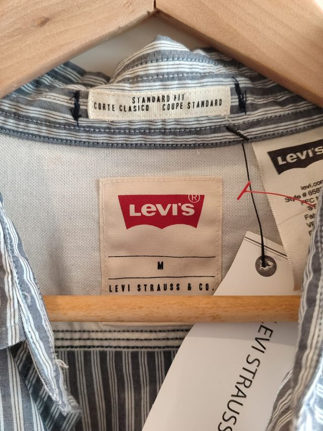 Camisa levi's a rayas sin estrenar con etiqueta