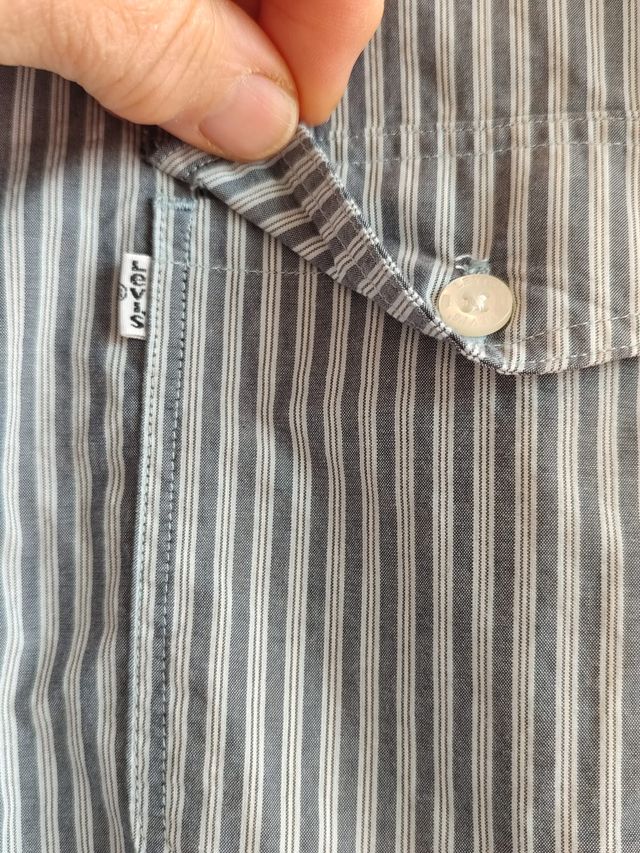 Camisa levi's a rayas sin estrenar con etiqueta
